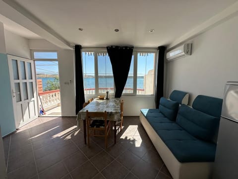 Villa M, ground floor Apartment for 4 persons Apartment in Lika-Senj County