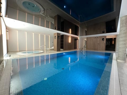 Hot Tub, Swimming pool