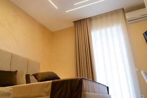 TV and multimedia, Photo of the whole room, air conditioner