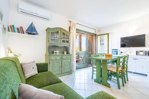 Living room, Dining area, Evening entertainment