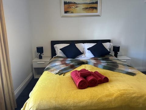 Charming 1-Bedroom with Balcony Apartment in Southampton