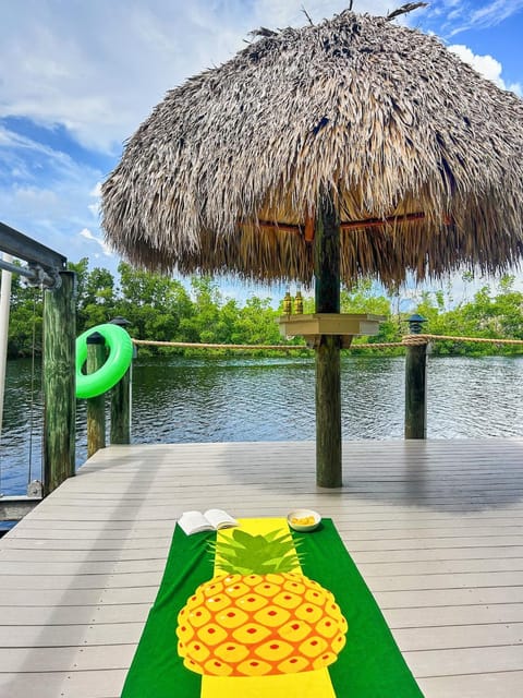 Stunning Sunsets and Waterfront Elegance - Sunset Shore on 28th - Roelens House in Sanibel Island