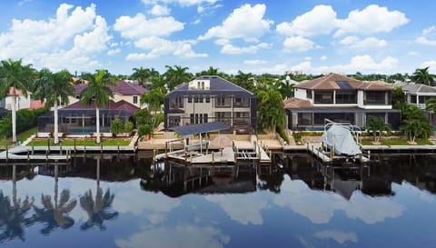 Stunning Sunsets and Waterfront Elegance - Sunset Shore on 28th - Roelens House in Sanibel Island