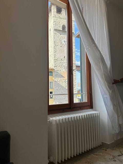 Casa Morgana Two-room apartment in the center overlooking the lake Apartment in Province of Brescia