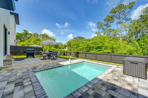 3 Mi to Naples Beach Luxurious Home with Pool! House in East Naples