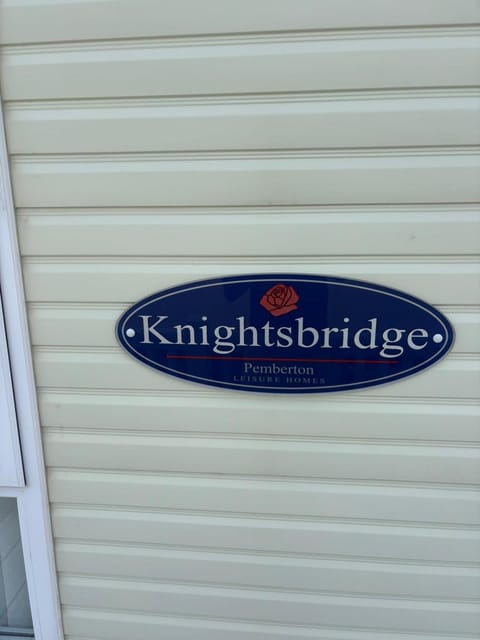 Knightsbridge 2 Bedroom Lodge Nature lodge in Poole