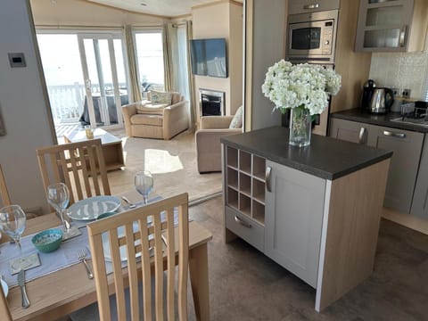 Knightsbridge 2 Bedroom Lodge Nature lodge in Poole