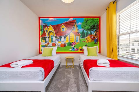 Luxury 5BR Villa with Private Pool, Themed Bedrooms & Sophisticated Design House in Four Corners