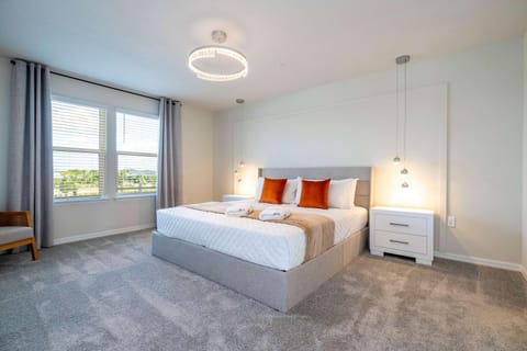 Luxury 5BR Villa with Private Pool, Themed Bedrooms & Sophisticated Design House in Four Corners