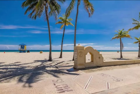 Nearby landmark, Day, Natural landscape, Beach, Sea view