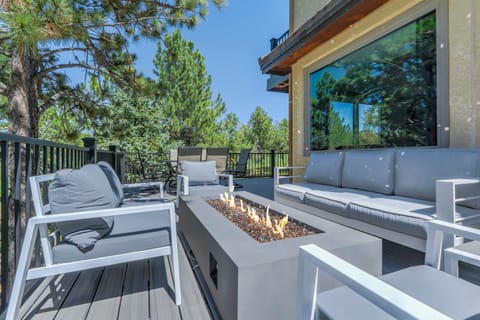 Oak Hills Estate Luxe Forest Escape Near USAFA House in Monument