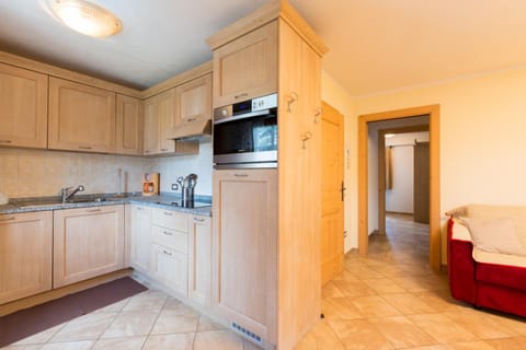 Coffee/tea facilities, Kitchen or kitchenette