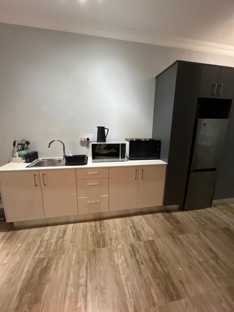 Spacious Bachelor Die Boord Apartment in Stellenbosch