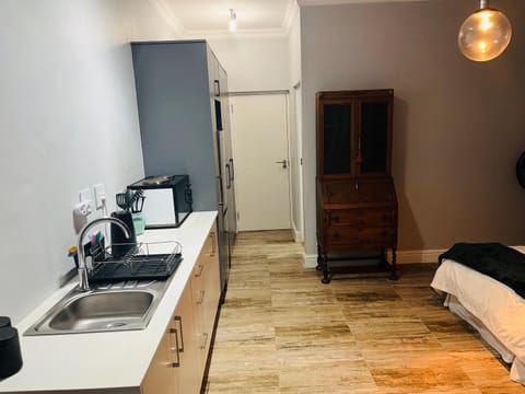 Spacious Bachelor Die Boord Apartment in Stellenbosch