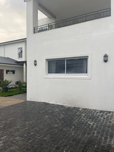 Spacious Bachelor Die Boord Apartment in Stellenbosch