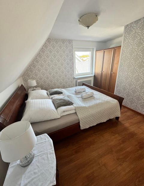 Leba - Apartament z tarasem przy kanale portowym - widok na statki Apartment in Leba