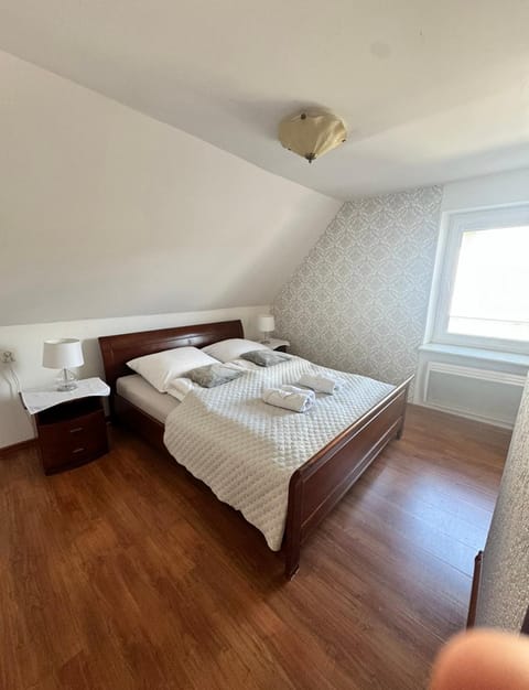 Leba - Apartament z tarasem przy kanale portowym - widok na statki Apartment in Leba