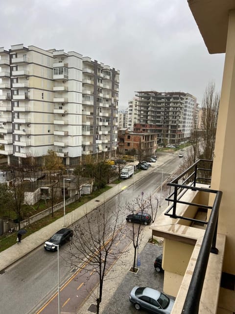 Apartament rruga sazani vlore pran kral hotel ERMAL Apartment in Vlorë