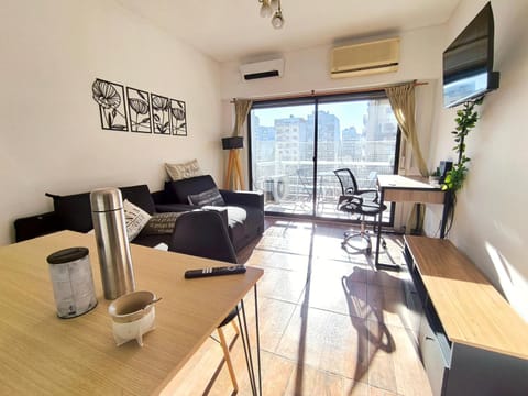 TV and multimedia, Living room, Seating area, Dining area, air conditioner