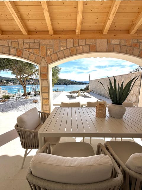 Natural landscape, View (from property/room), Balcony/Terrace, Seating area, Sea view, sunbed