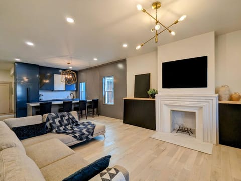 TV and multimedia, Living room, Photo of the whole room, Seating area