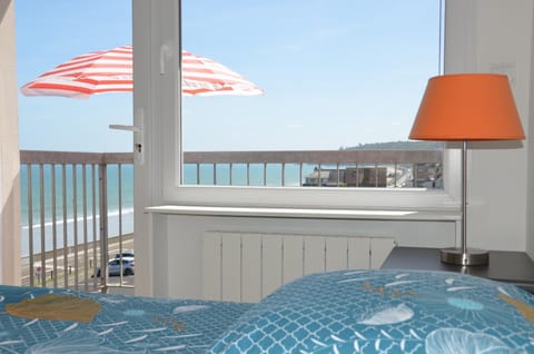 Bed, View (from property/room), Balcony/Terrace, Photo of the whole room, Bedroom, Sea view