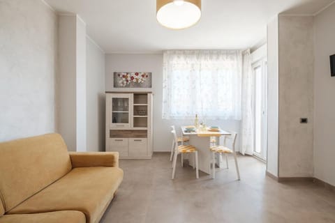 Iris Sun Suite - Comfort & Dreamy Beaches Apartment in Quartu Sant'Elena