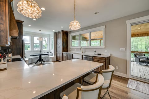 14 Mi to Mammoth Cave NP Spacious Family Home House in Nolin Lake