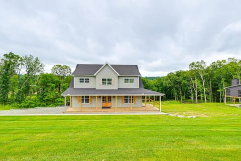 14 Mi to Mammoth Cave NP Spacious Family Home House in Nolin Lake