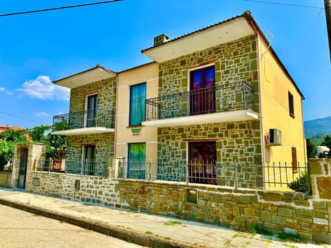 Property building, Day