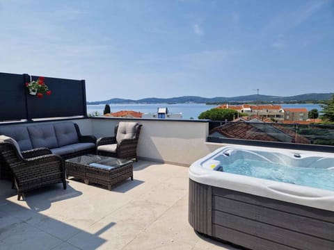 Garden, Hot Tub, Balcony/Terrace, Sea view