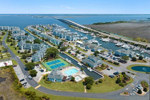 Whispering Sound Apartment in Manteo