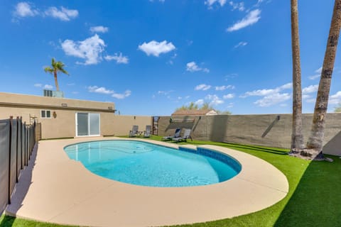 Home Near El Conquistador Golf Hot Tub and Mtn View House in Casas Adobes