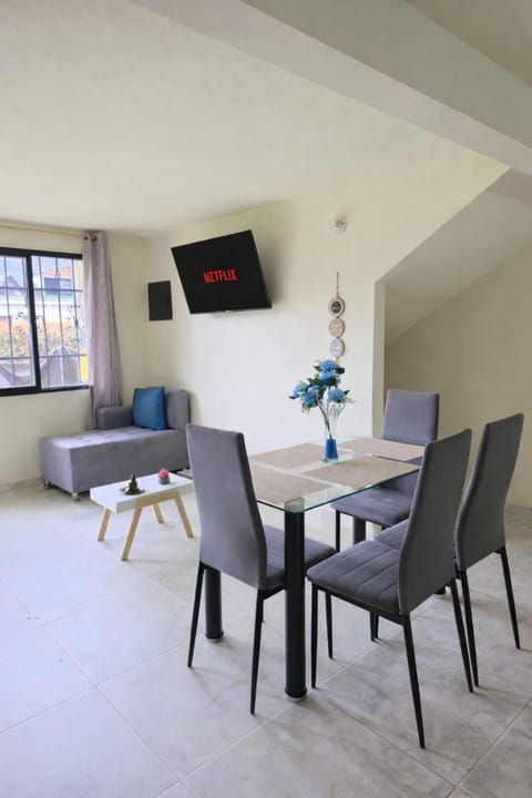 Communal lounge/ TV room, Living room, Dining area