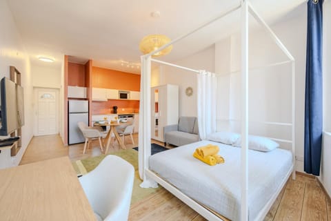 Studio Soleil & Couleurs - 100m du Port Apartment in La Seyne-sur-Mer