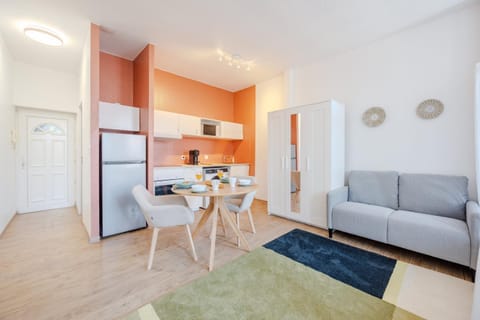 Studio Soleil & Couleurs - 100m du Port Apartment in La Seyne-sur-Mer
