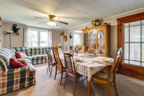 Pet-Friendly Smithmill Retreat with Yard! House in Allegheny River