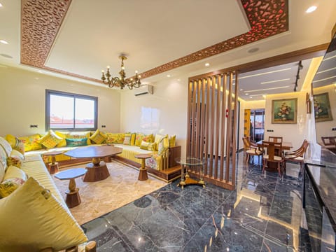Living room, Photo of the whole room, Seating area, Bedroom