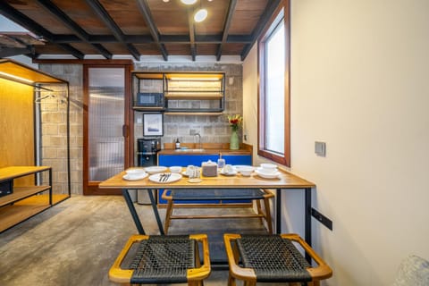 Kitchen or kitchenette, Dining area, kitchen