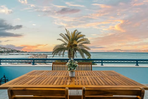 View (from property/room), Dining area, Sea view