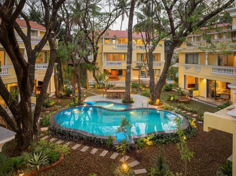 Property building, Garden, Swimming pool