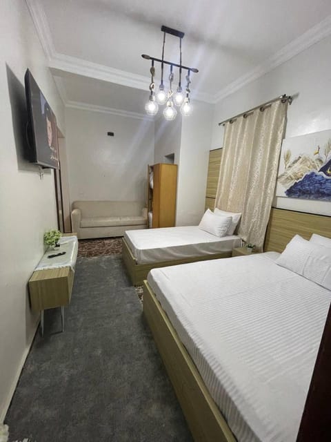 Communal lounge/ TV room, Bed, TV and multimedia, Photo of the whole room, Evening entertainment, Bedroom