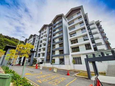 Property building, Day, Neighbourhood, Street view, Location, Parking