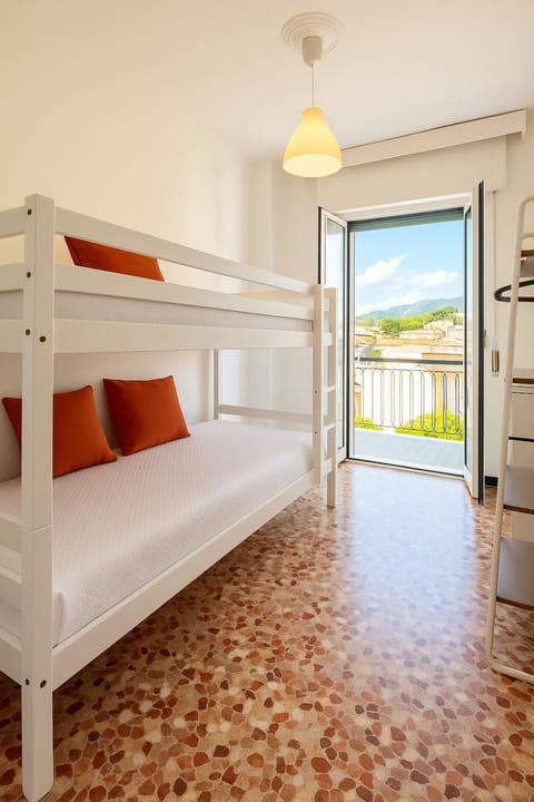 Bed, Bedroom, bunk bed