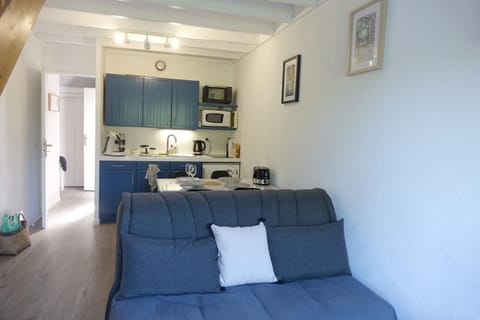Kitchen or kitchenette, Seating area