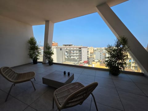 View (from property/room), Balcony/Terrace, City view