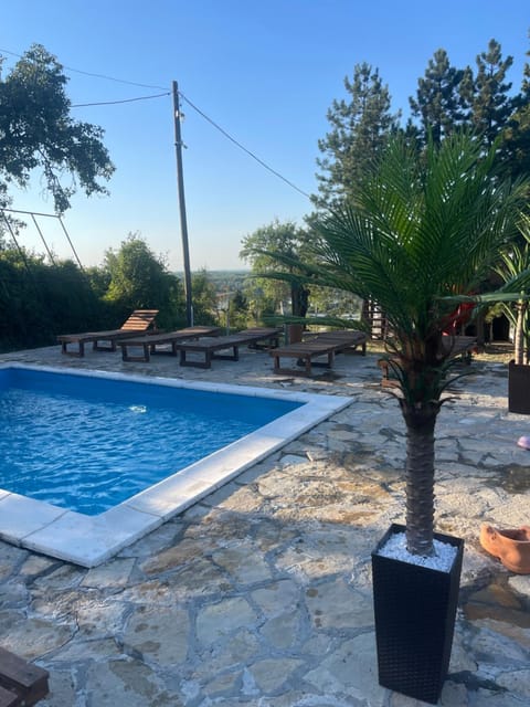 Kuća sa Pogledom House in Novi Sad