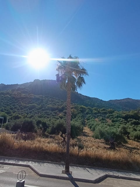 Casa con jardín con vistas al valle de Sierra de Líbar House in Costa del Sol