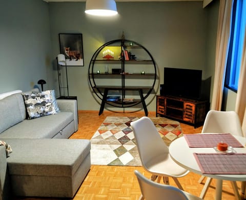 Communal lounge/ TV room, TV and multimedia, Living room