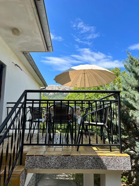 Patio, Day, Natural landscape, View (from property/room), Dining area, Mountain view